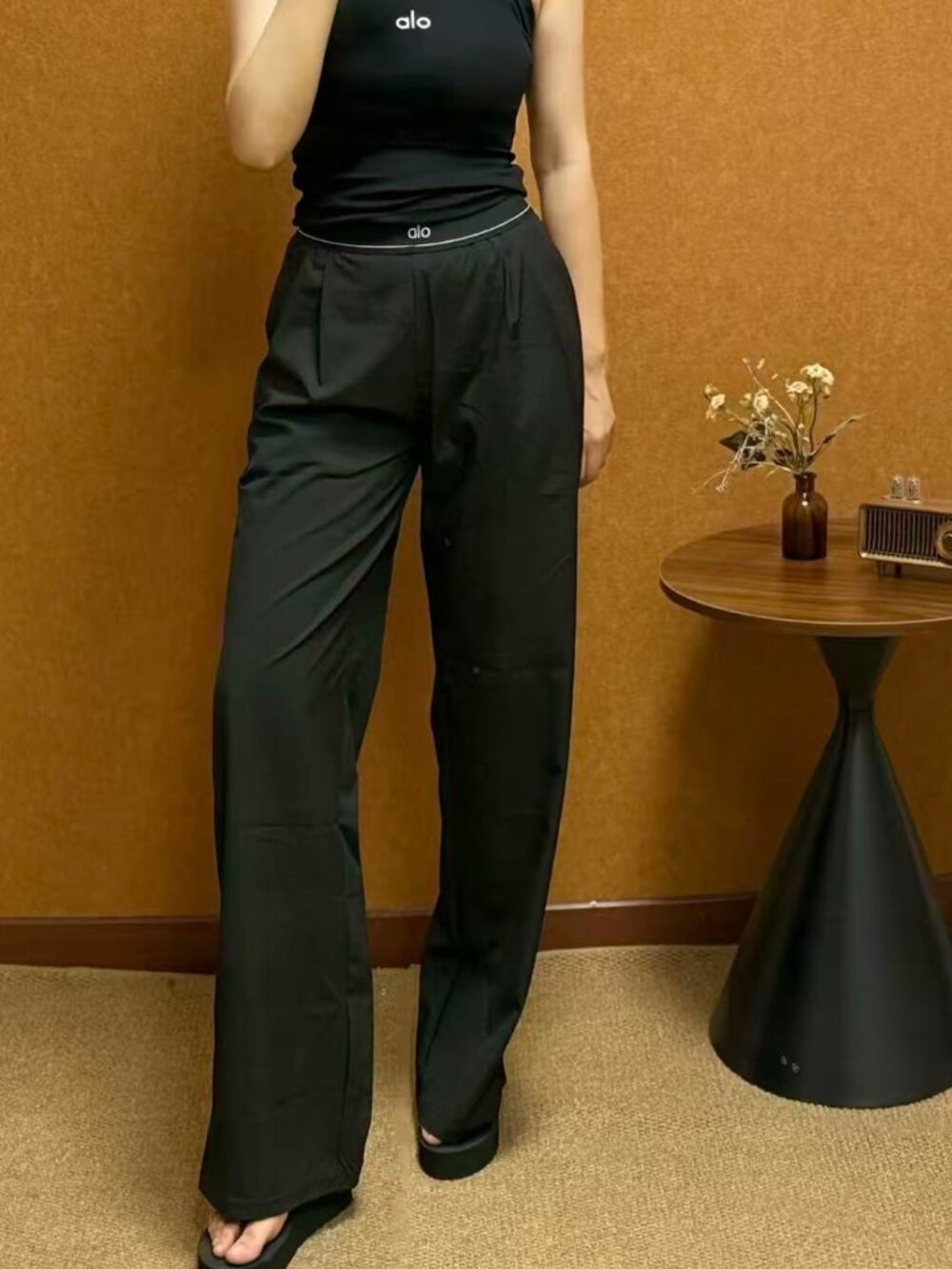Black🕶ALO Yoga Women's Suit Up Trouser😎Elevated Everyday Pants (Regular) - Picture 9 of 9